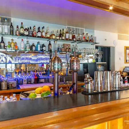 מלון Turmhotel Victoria 4*